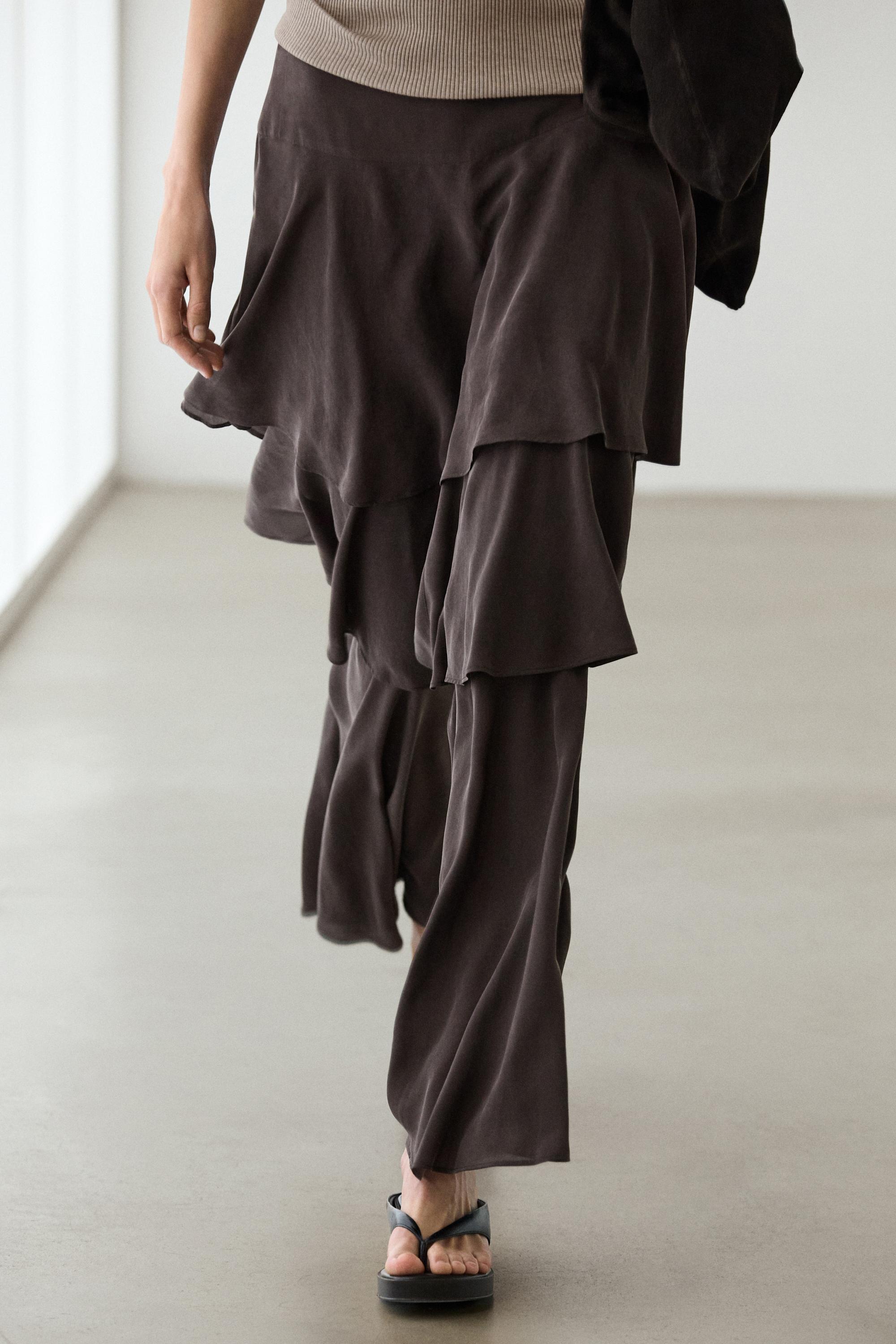 Flowing skort with ruffles
